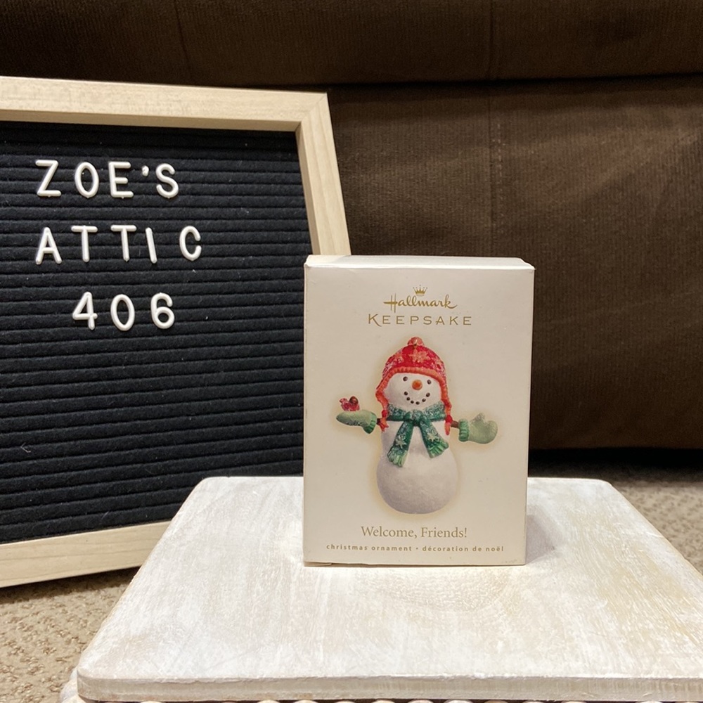 Hallmark WELCOME, FRIENDS Ornament
